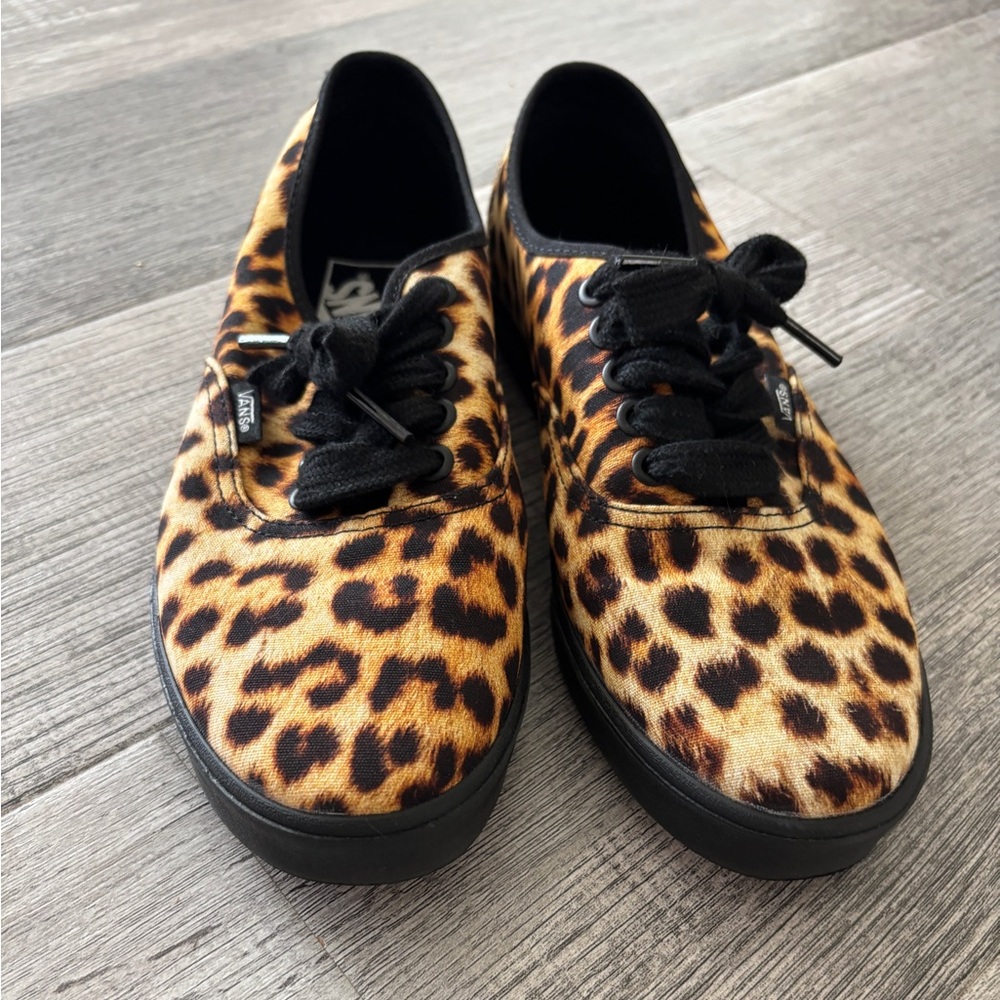 Vans Authentic Lowpro Skate Shoe - Leopard